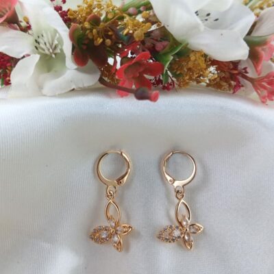 گوشواره نگین دار طرح پروانه