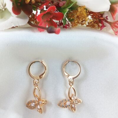 گوشواره نگین دار طرح پروانه 2